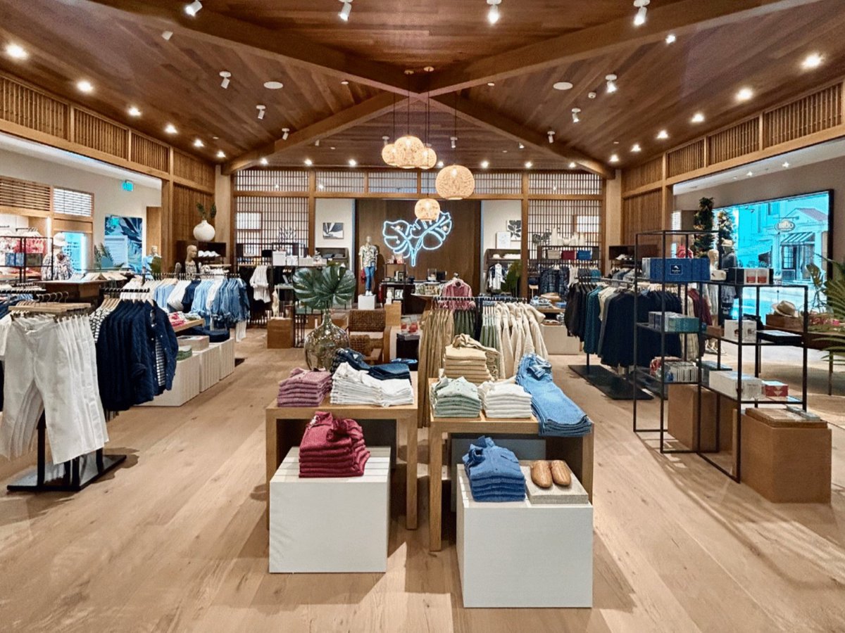 endetail_llc's tweet image. What if your #storedesign mattered just as much as the product you sell?

Retail is shifting from inventory to experience.

At endetail, we design spaces that elevate product and drive engagement.

#retailtrends #retailexperience #retaildesign
