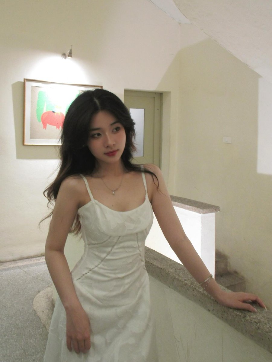 Laura Maria tweet media