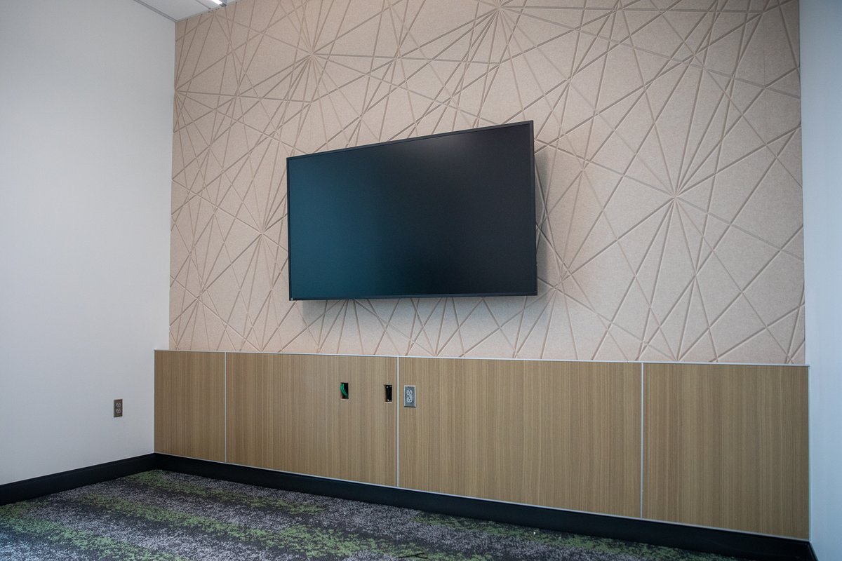 GatorMillworks's tweet image. Work in progress @UAB_SHP Biomed. Custom millwork, integrated countertops and coordinated finishes are coming together to create a durable healthcare environment.

#gator #gatormillworks #millwork #commercialmillwork #residentialmillwork #architecturalmillwork #custommillwork