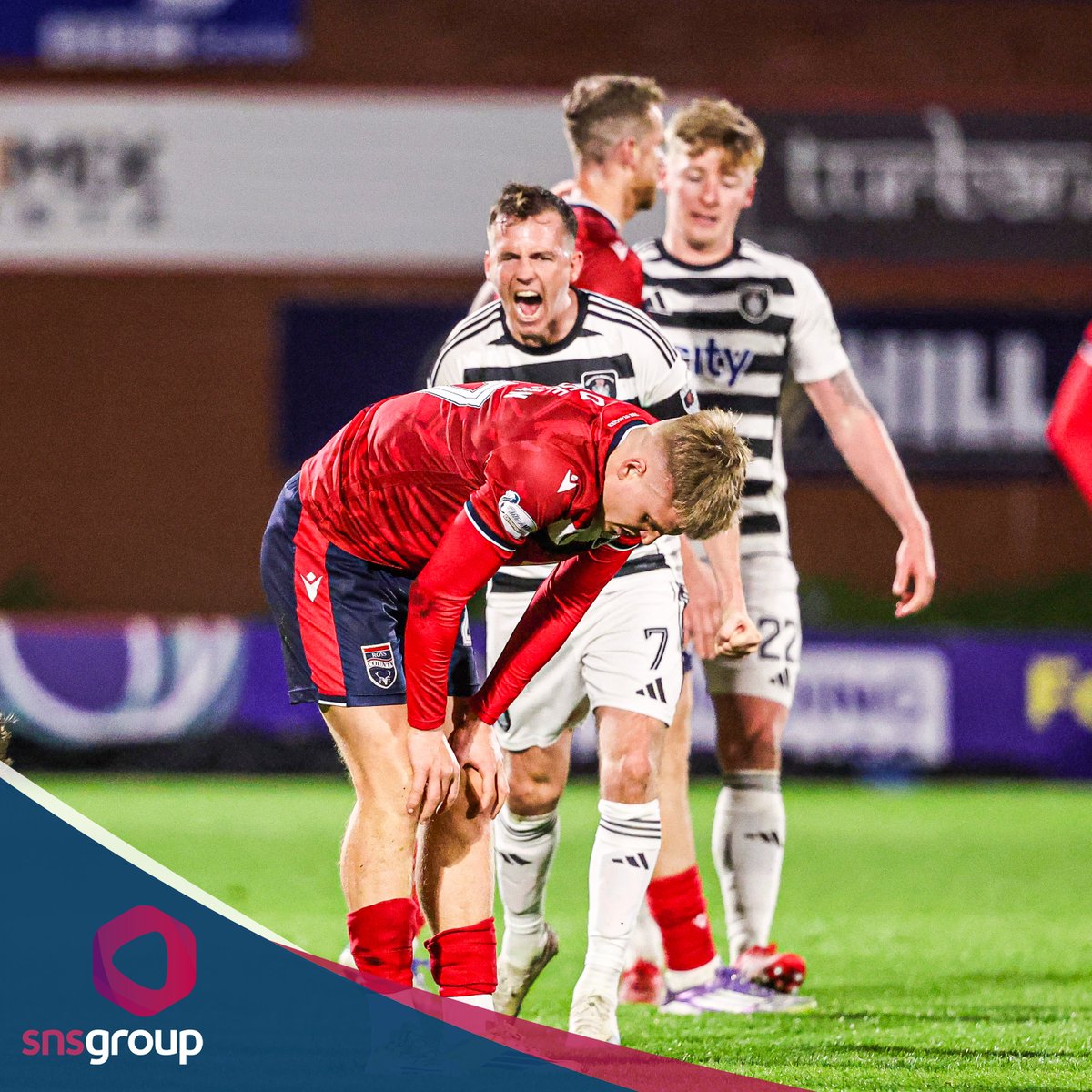 Queen's Park 1-0 Ross County 

📸 Louis Longridge enjoyed that result! 

#QPFC | #WHChampionship