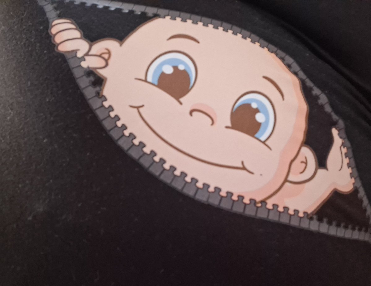 MrsTrolli tweet media