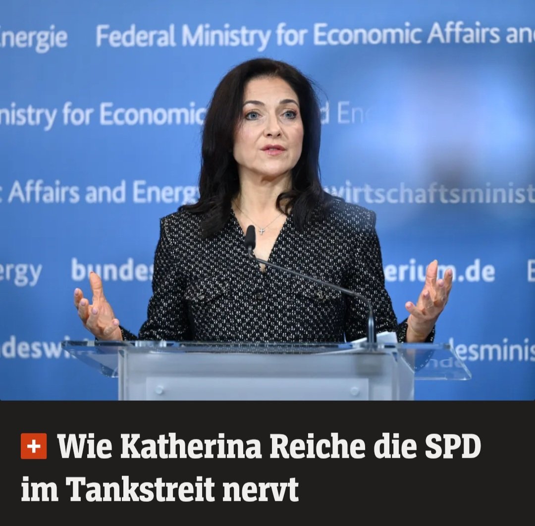 Mel Aura tweet media