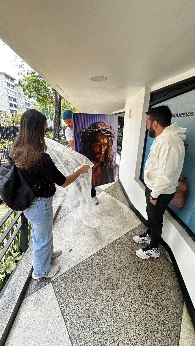 Boligrafo5G's tweet photo. Frente a tanta maldad recibí un gesto de fe y cariño. Gracias al artista Willy Méndez por el regalo. 
Jesucristo, el maestro que nunca me abandona. A él, toda la honra. https://t.co/SpQpCbppOQ
