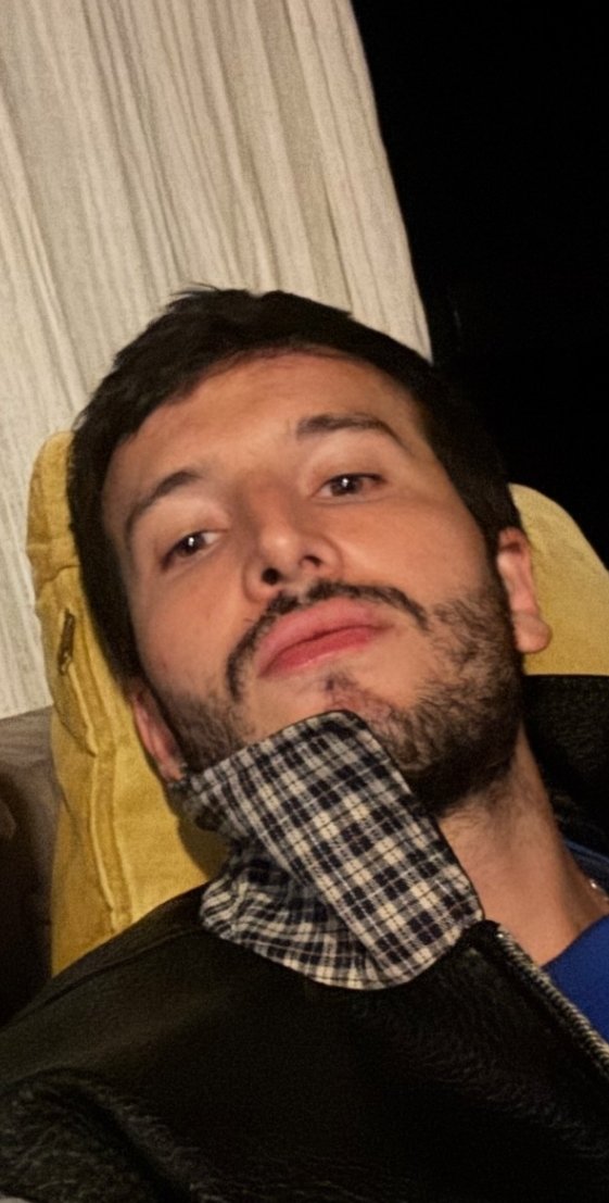 Más bonito el 
<a href="/SebastianYatra/">Sebastian Yatra</a> 
🔥🤜🤛🔥