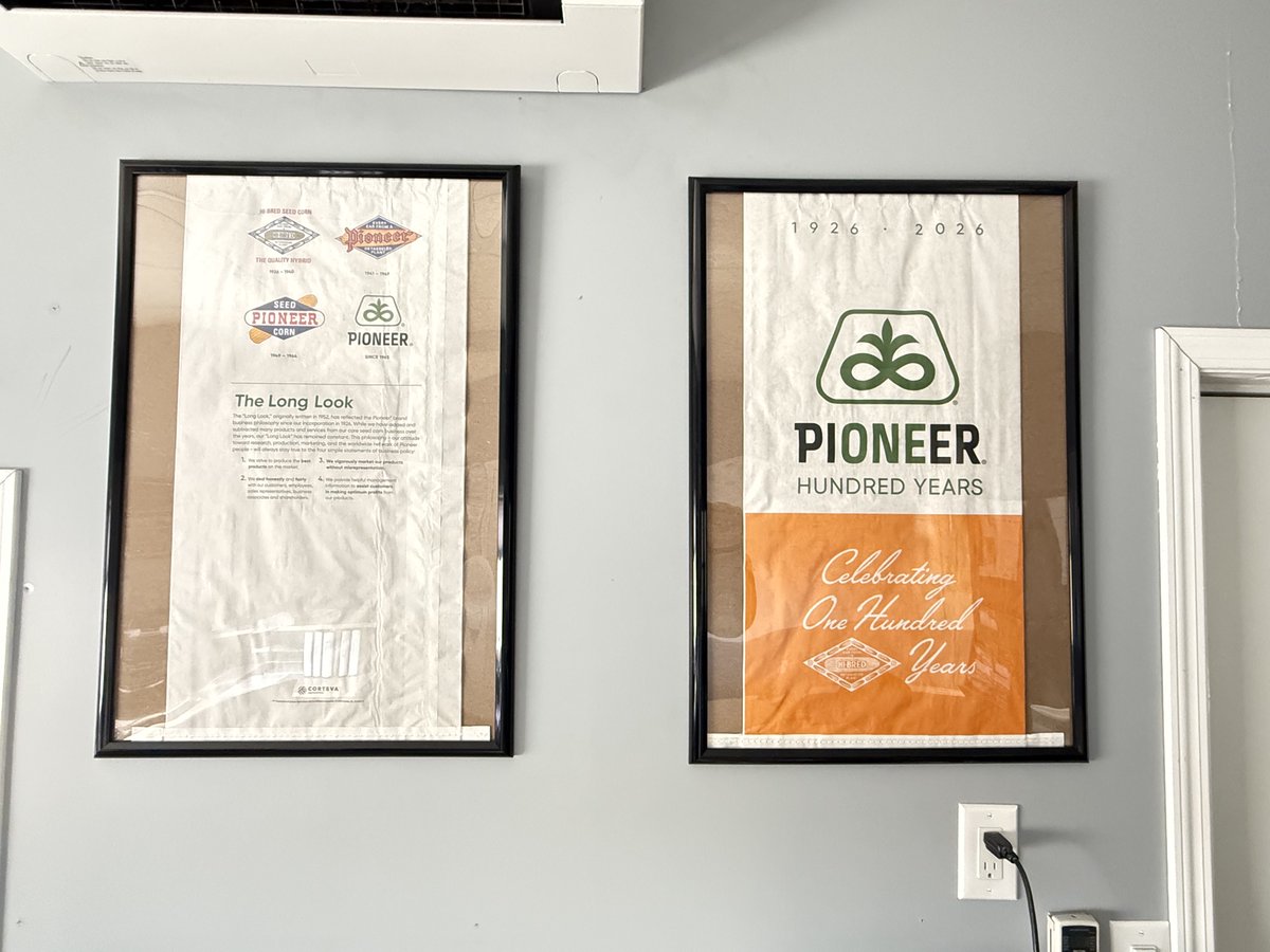 JefferiesSeeds's tweet photo. We finally got our vintage corn bags up! #pioneer ⁦@PioneerSeedsCA⁩ https://t.co/Qt1dTpDYLv