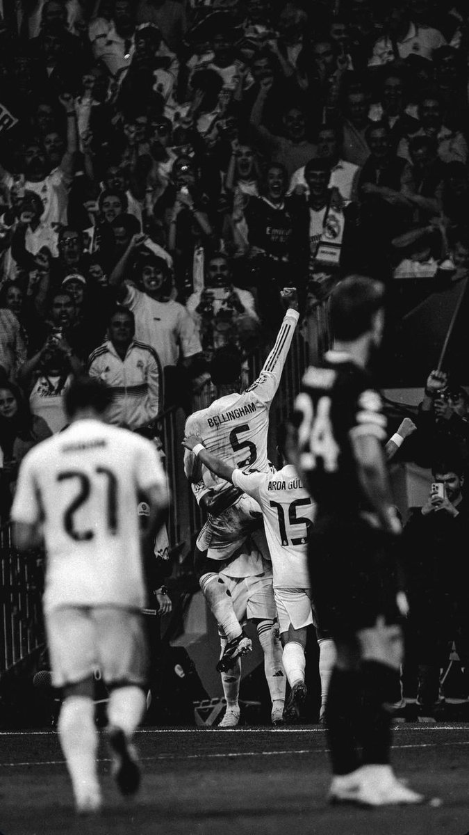 Klaus mikaelson tweet media