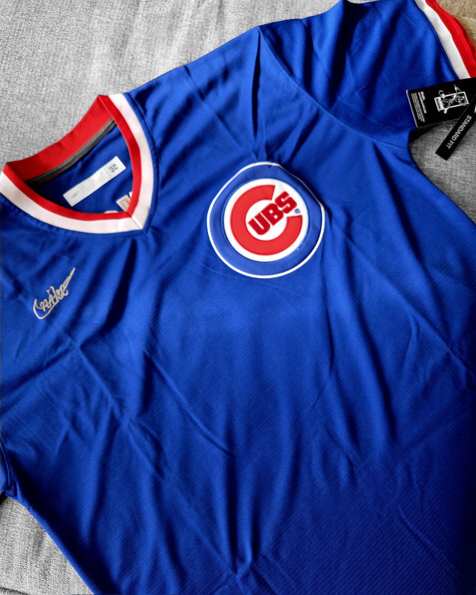 FlytheWood's tweet image. Cubs lost...but Im a reasonable guy. So, we're knocking $25 off anyway!
⚾️ 🦅  on the few remaining #AndreDawson Signature Series signs through the weekend. AND... I'll throw in a Hawk Jersey with the first one purchased. Dm with questions or to place your order.
@FlytheWood