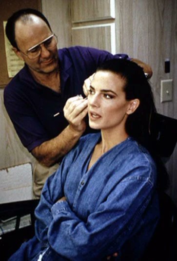 StarfleetJ's tweet photo. Farrell getting her make-up from Michael Westmore
#StarTrek #JedziaDax #Trill #MakeUp #TerryFarrell #DS9 #StarTrekDS9 #MichaelWestmore #Trekkie #LLAP🖖🏻 https://t.co/dBpDmyeoQ6