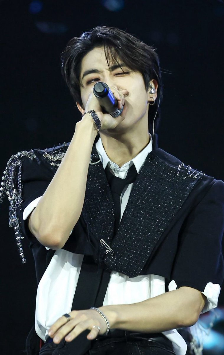 sabrI.Na 🌸 tweet media