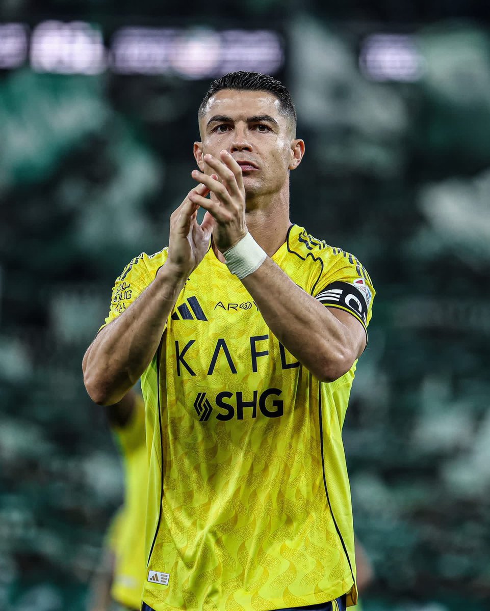 MESSI RECORD:
Fastest player to score 903 goals
Most goals contribution.
Top scorer in Europe 
Most ballon D’or
Most golden boot 
Most goals in a calendar year 
Most Assist
Most trophies won
Most playmaker award 
Most WC golden ball.

RONALDO RECORD:
Most goals in the history of