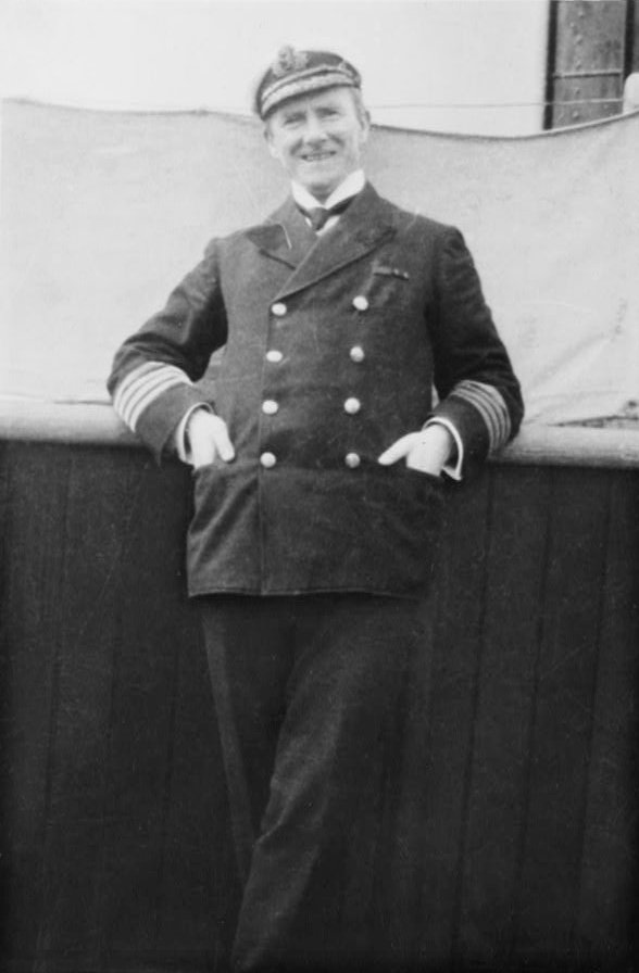 MeriaRmsTitanic's tweet image. 'Where is the Titanic?'
'Gone! She sank at 2.20 A.M.'
Captain Rostron, captain of Carpathia to 4th Officer Boxhall, #Titanic's Officer, after his rescue.
#Titanic114 #Titanic2026 #RMSTitanic #TitanicAnniversary