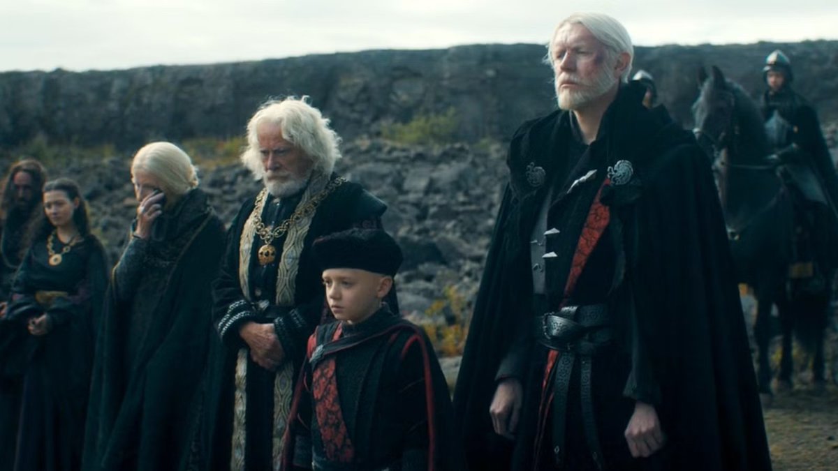 А Таргариенов даже искать не стала. Нет повода не выложить!