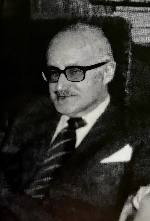 الإنسان الحديث يظن أنه حرّ لأنه يطيع أهواءه ، ولا يدرك أن أهواءه هي أقسى أسياده.

نيكولاس غوميز دافيلا ، كاتب وفيلسوف كولومبي