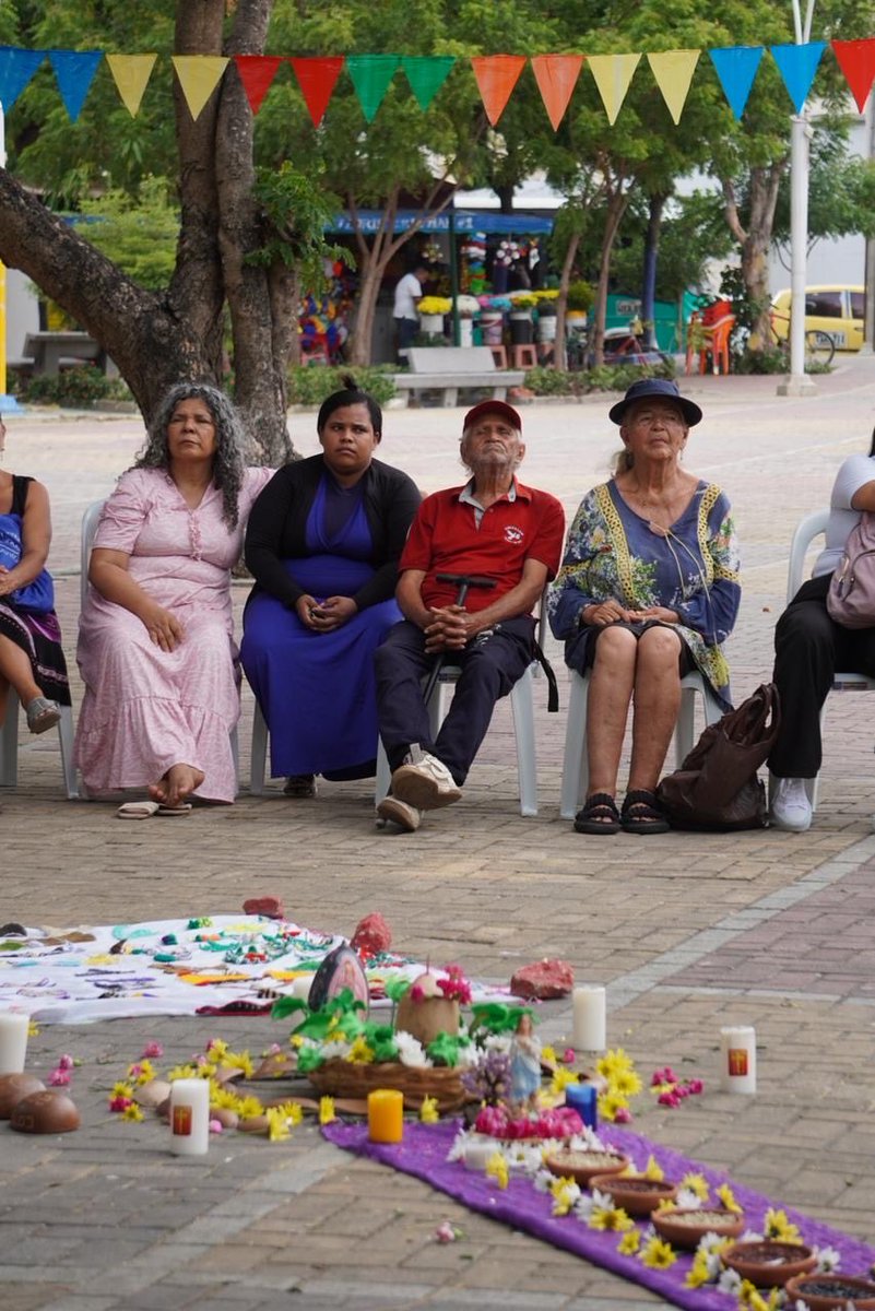 SecGobiernoBaq's tweet photo. Cada 9 de abril se conmemora el Día de la Memoria y Solidaridad con las Víctimas del Conflicto Armado. Desde @alcaldiabquilla reafirmamos nuestro compromiso con la memoria, la reparación integral y la no repetición, honrando la resiliencia de quienes han superado la violencia. https://t.co/RD8GsjQVe0
