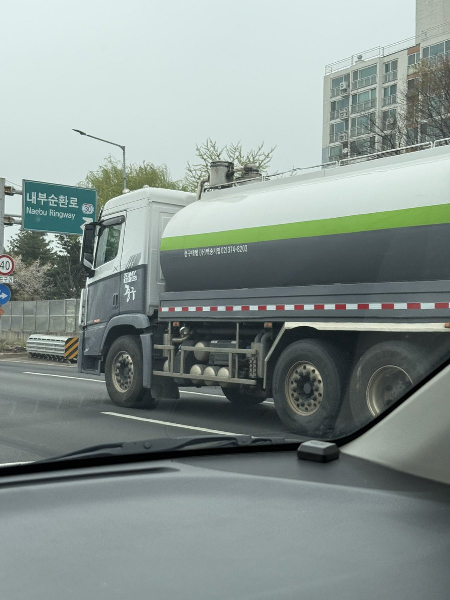 최애는7명차애는아미 tweet media