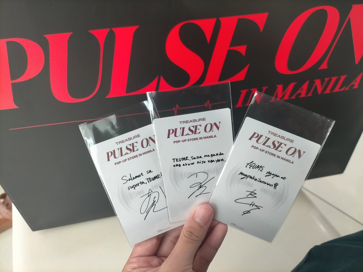 yoru よる tweet media