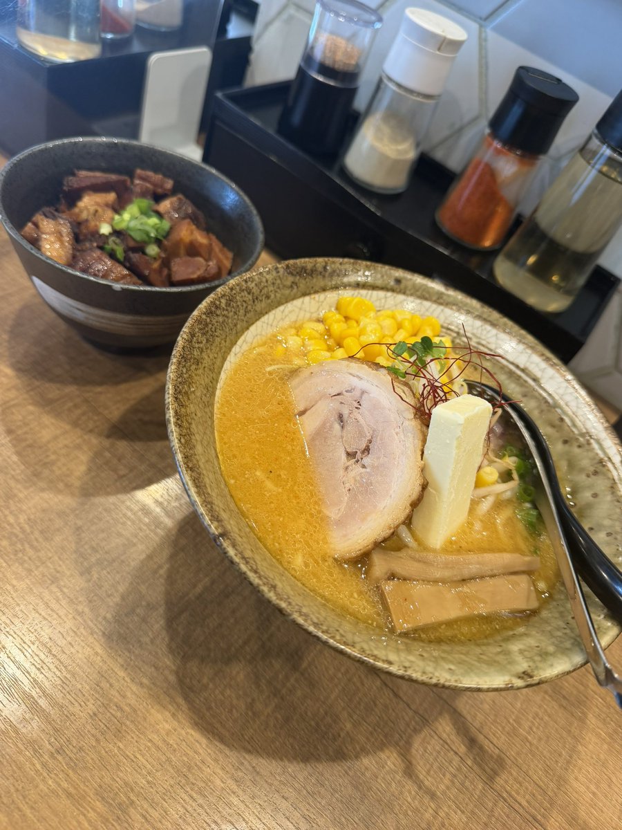 ぷろかる。 tweet media