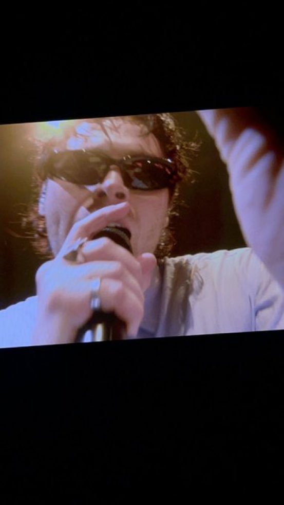 karlu ★ tweet media