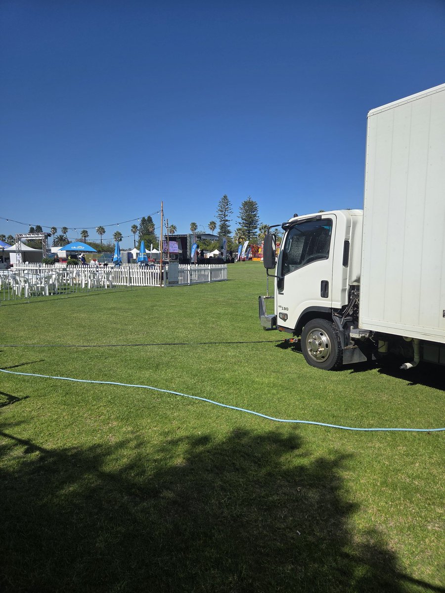 WHAT IS THIS? Let me on your stage random Perth food festival