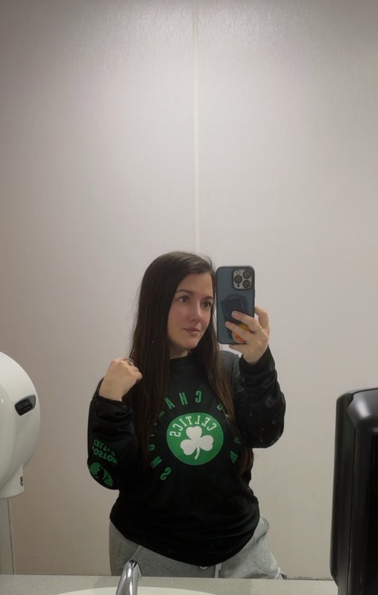Jennylizzz tweet media