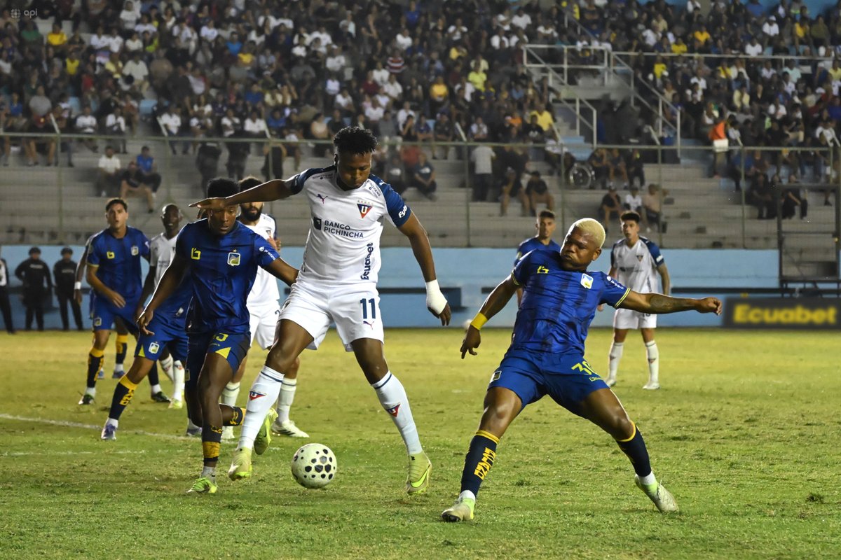 La Red Ecuador tweet media