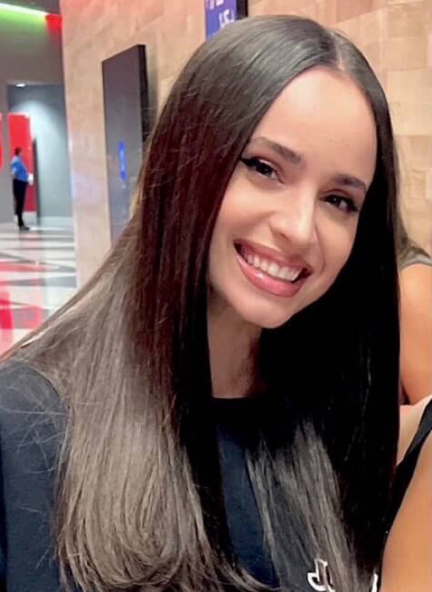 Trish FT 💜 tweet media