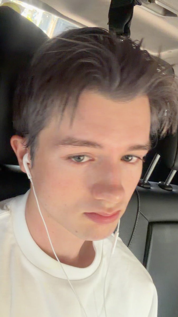 LEON BOX 📦 tweet media