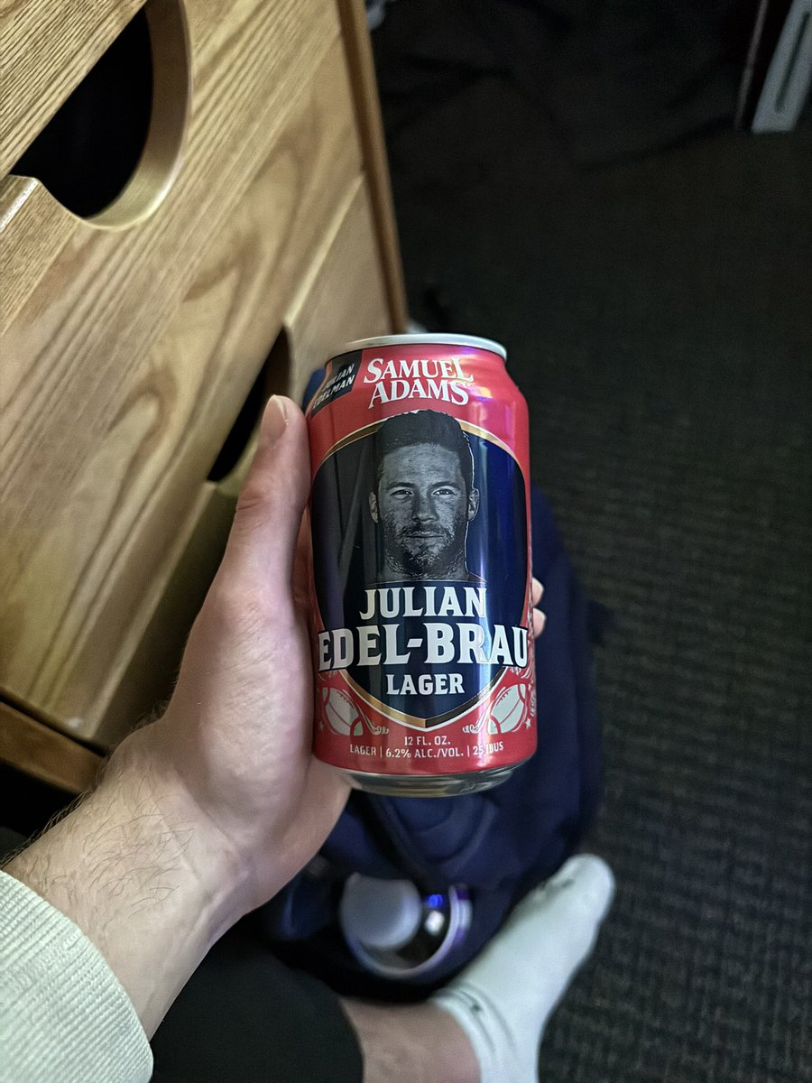 dabigbisky's tweet image. Sippin on that Jules tonight. #sticks @Edelman11