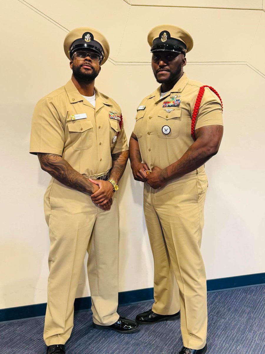 C2thaL2thaIGG's tweet image. Me and bro, dressed in them khakis, we look pretty good, if you ask me…. #WhichPart #DatPart