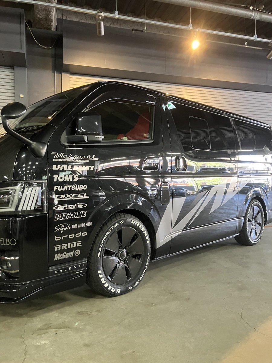 valenti_japan_official tweet media