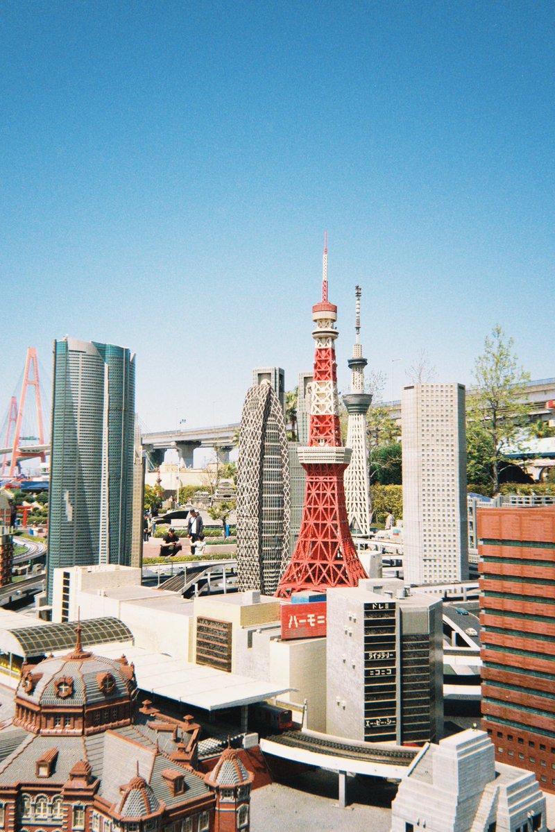 みらロー tweet media