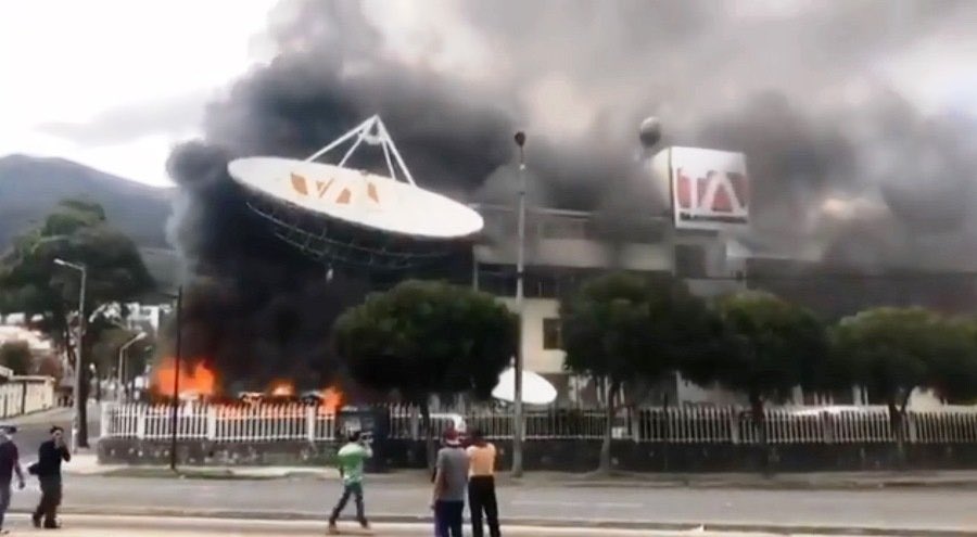 Adripin565's tweet image. Teleamazonas mañana después de la eliminación de Marita 😔 #MCCelebrityEc