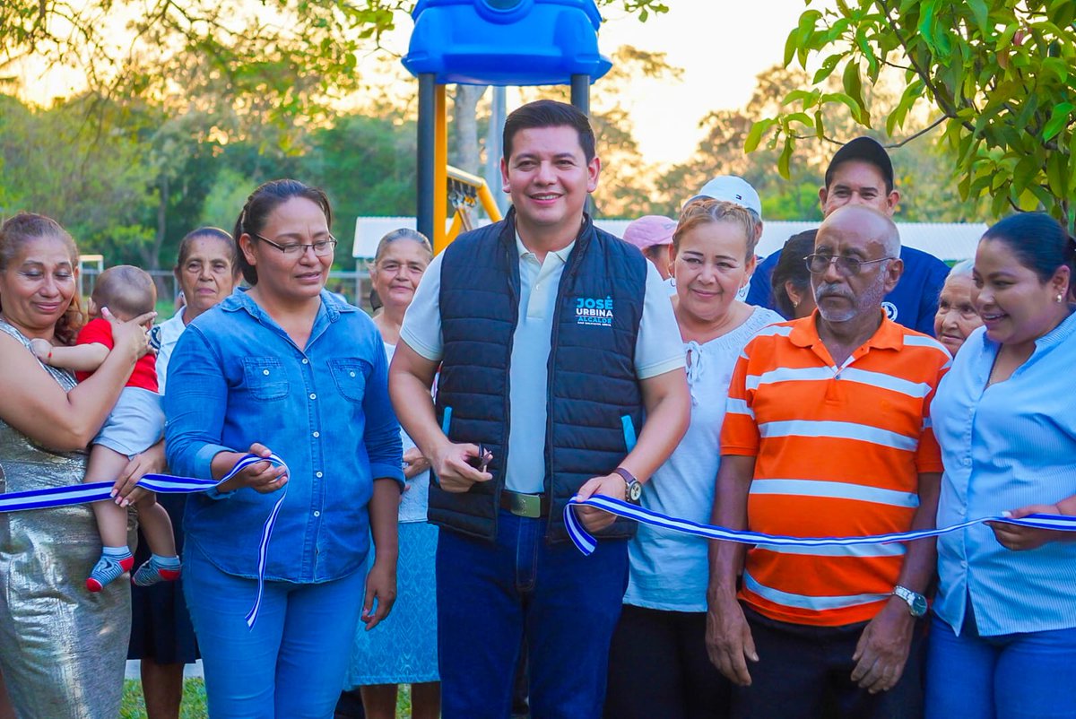 José Urbina 🇸🇻 tweet media