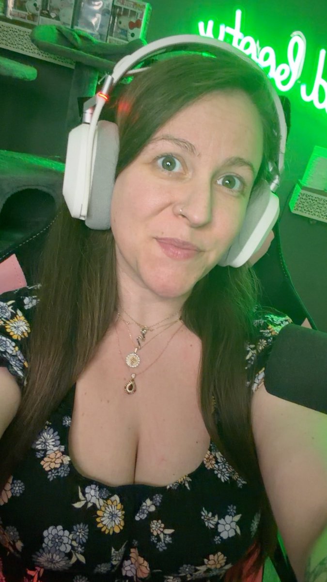 TwistedBootyttv tweet media
