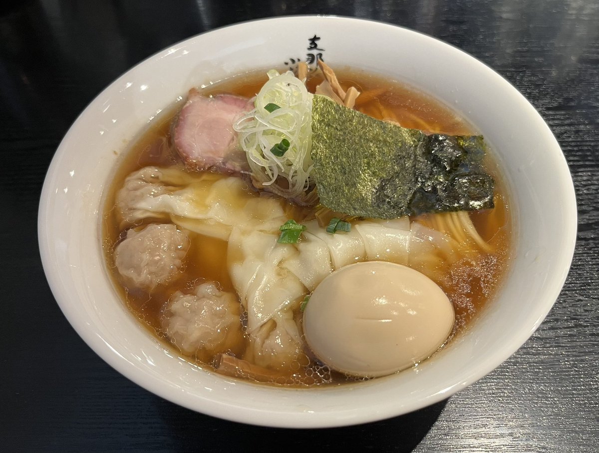 ラーメンWalker
金賞🥇受賞

支那そば小むろｻﾝ
（行徳）

朝open前から並び
14番目✨

ワンタン麺🍜
（ワンタン5コ）

＋トッピング煮卵

本当に美味しかったぁ⤴︎
また来ます☺️