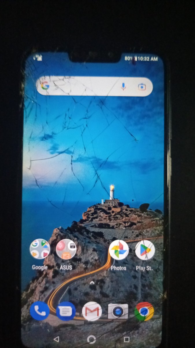 OldFreakingDeus's tweet photo. @seikoobaasan @ullquiorrac Asus Zenfone max M2 2018 masih idup nih https://t.co/GN0tINLiUm