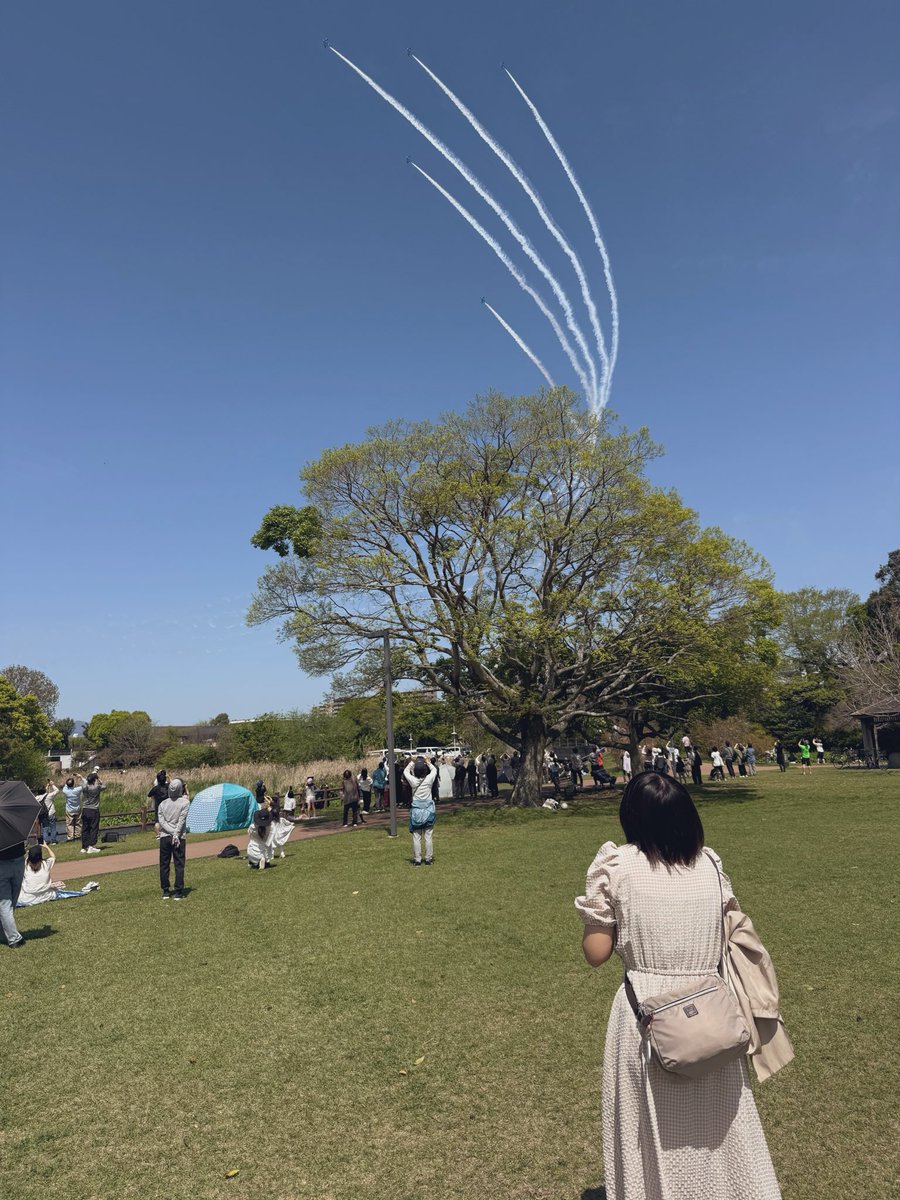 udon_esp's tweet photo. ブルーインパルス初めて観た！🐦✈️ https://t.co/XlxPR6B64a