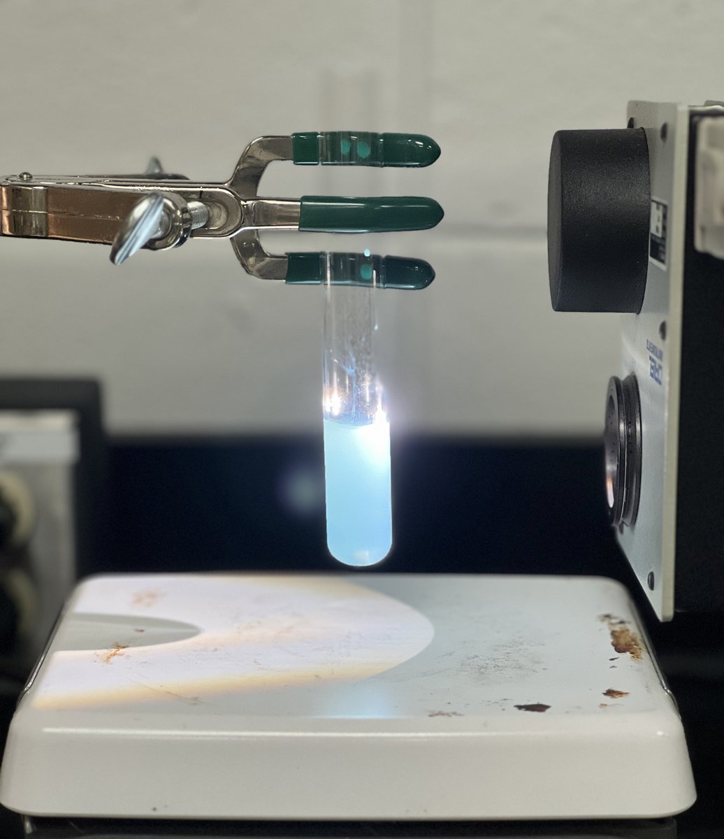 jxrrv's tweet photo. Lo que mejor sé hacer 🧪🥇 #science #STEM #chemistry #physicalchemistry https://t.co/SJDsYdN4hA