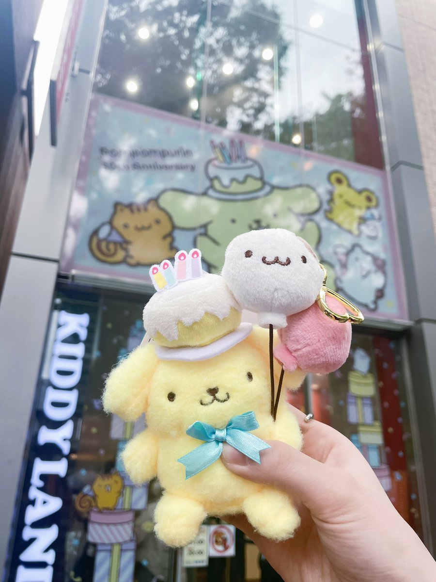 昨日は東京オフだったので朝から新発売のポムポムプリン30周年記念