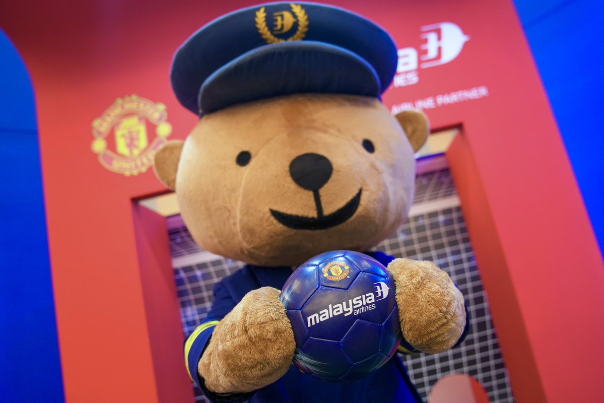 Malaysia Airlines tweet media