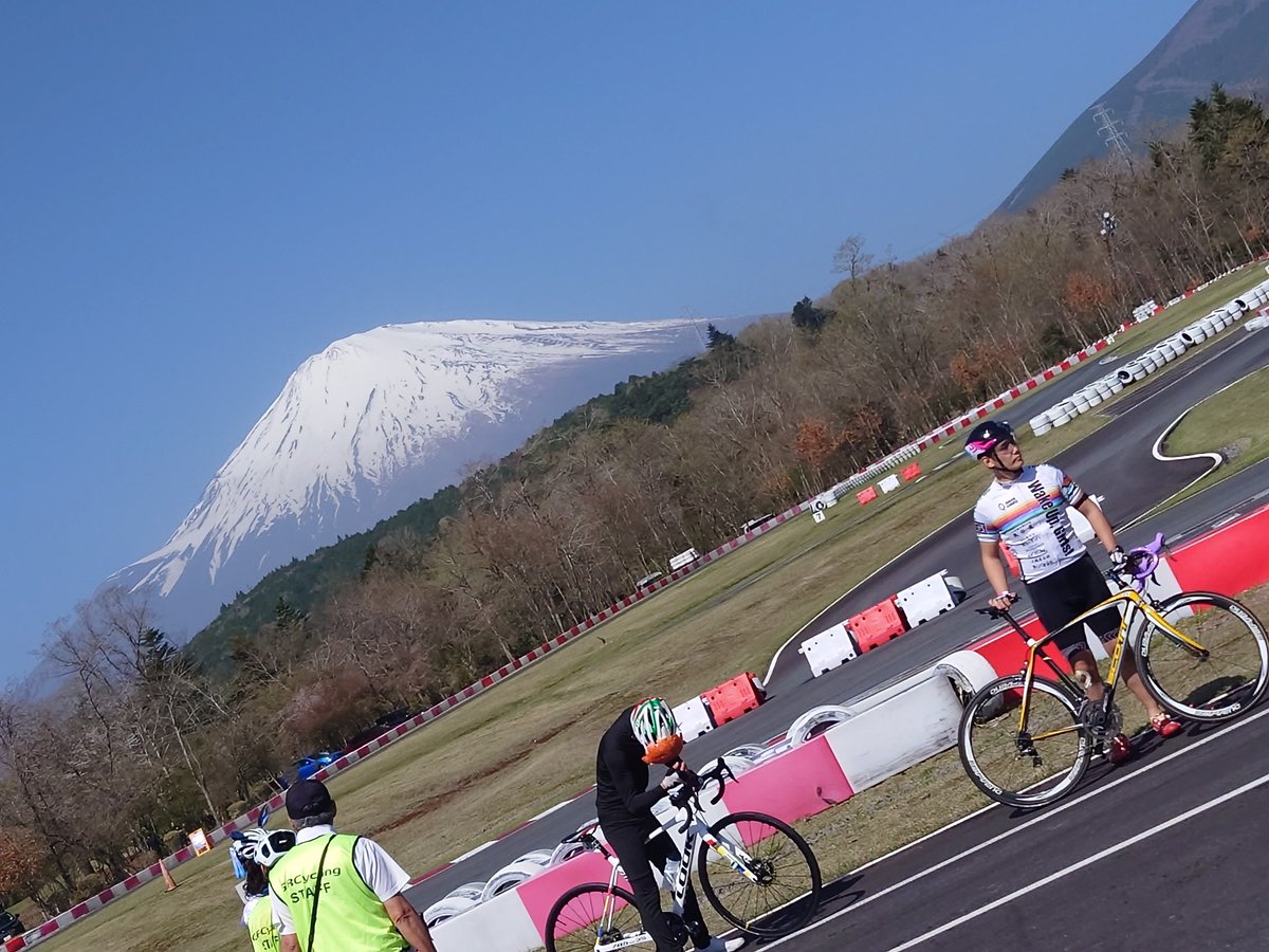 wug_racing's tweet photo. 本日、オートパラダイス御殿場にて開催のキャラクターエンデューロにWUG！Racingが参加しています。
いくぞ！がんばっぺ！Wake Up, Girls！
#キャラエン
#wug_racing
#WUG_JP https://t.co/tIPd17Qvhd