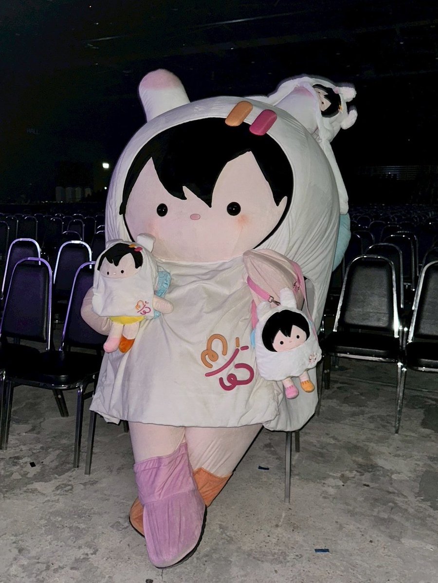 tree 💺 tweet media