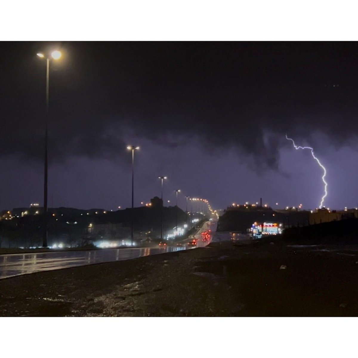 saudiweathergr's tweet photo. بروق ⚡️ احد رفيدة #عسير تصوير عضو الفريق عبدالله البشري @3bd_2a https://t.co/gENXEliXZ9