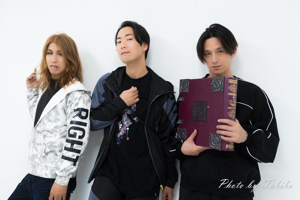 ＼今夜チケット発売／
X-QUEST『朗読劇XX』
5/17(日)14：00、18：00
ステージカフェ下北沢亭

4/11(土)22：00～予約開始📚

《キャストを応援できる個別予約フォーム》
大野清志　ticket.corich.jp/apply/450612/1/
高田淳　ticket.corich.jp/apply/450612/2/
トクナガヒデカツ　ticket.corich.jp/apply/450612/3/