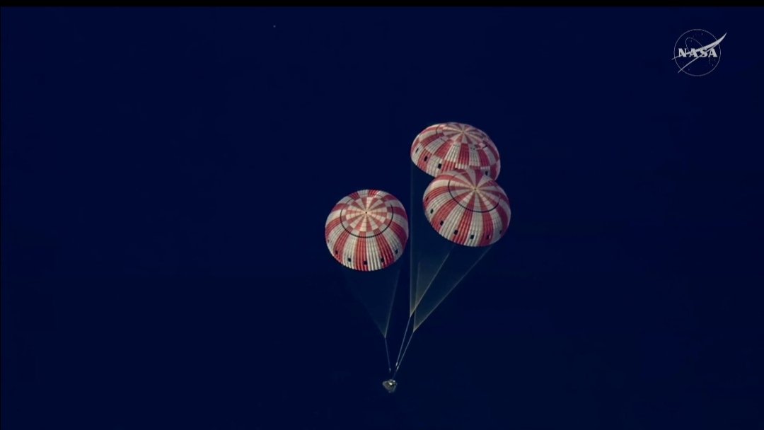 ChrisImafidon's tweet photo. Welcome home Reid, Victor, Christina, and Jeremy! 🫶 Thanks to the Almighty.... 
The Artemis II astronauts have splashed down at 8:07pm ET (0007 UTC April 11), bringing their historic 10-day mission around the Moon to an end. https://t.co/iqr7VNvcFK