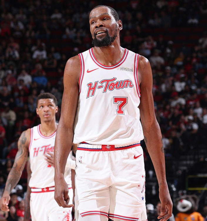 50NuancesDeNBA's tweet photo. PLUS VIEUX JOUEUR DE L'HISTOIRE INSCRIVANT 2000+PTS SUR UNE SAISON NBA !

ET 17ᵉ SAISON À 25+PPG, ACCESSOIREMENT 🫠

ALL TIME SCORER !

KEVIN DURANT EST ÉTERNEL ! https://t.co/xACLITKBah