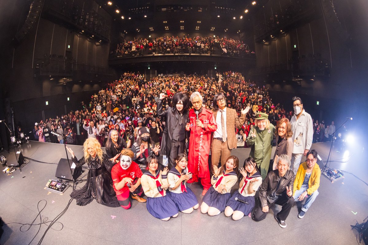 昨夜は、大槻ケンヂ大還暦祭に筋肉少女帯で出演しました。
あらためて、大槻くん還暦おめでとう🎵
素敵な記念LIVEでした！
ケラさんとも本当に久しぶりに共演できて最高でした🎵
ケラさんがいなかったら、筋少や橘高の今がどうなっていたかと思うと、感謝しかありません。ありがとうございます！