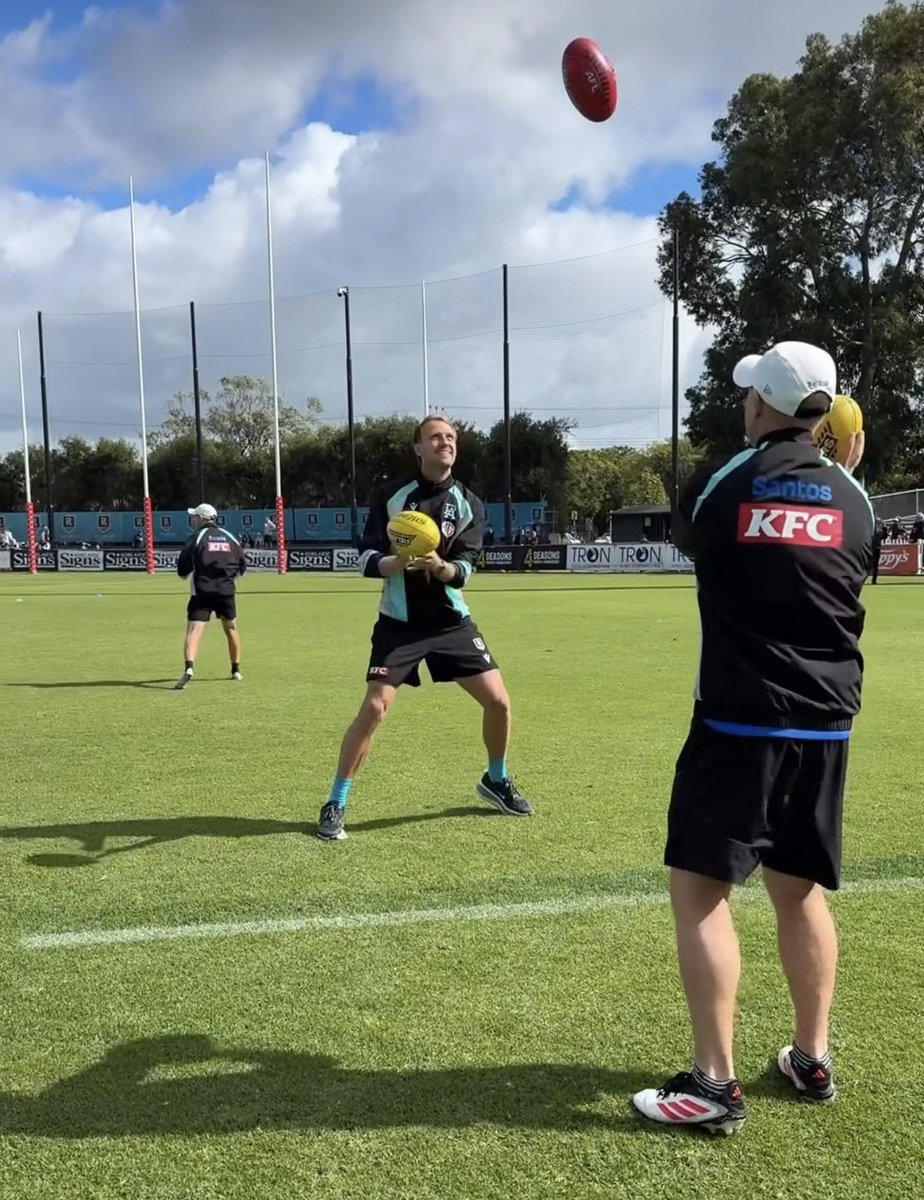 Josh Money tweet media