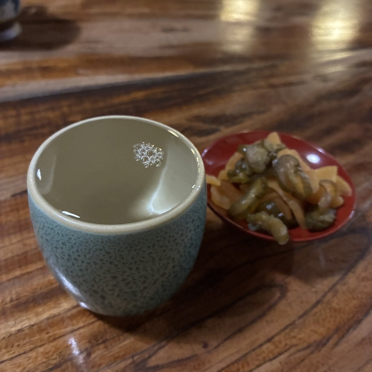 sʎıqɐ tweet media