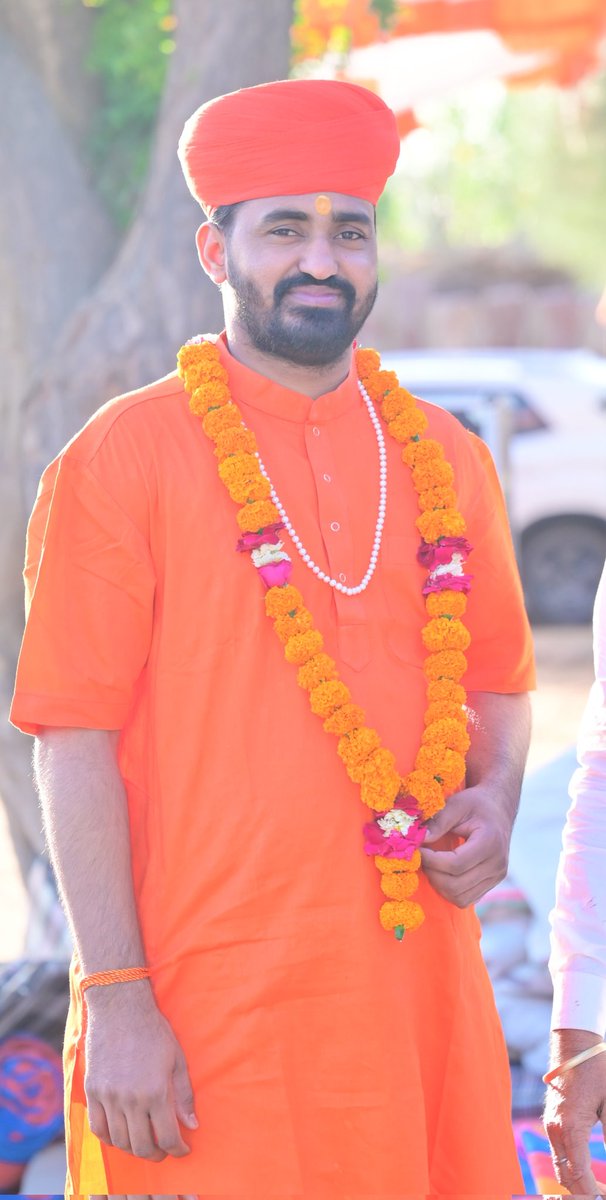 भक्त वह है जो अपनी इच्छा को छोड़कर भगवान की इच्छा में प्रसन्न हो जाए।